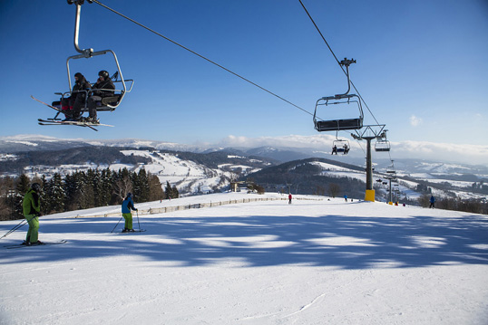 Skigebied Kněžický vrch bij Vrchlabí
